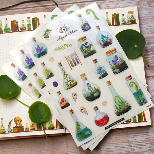 Witchy Sticker - transparentes Aufkleber-Set mit magischen Tränken, geheimnisvollen Kristallen, Pilzen und Pflanzen aus dem Hexen-Atelier. Für Bulletjournaling, Planer-Deko, Scrapbooking und Geschenkverpackungen. Witchy Sticker Set - transparent stickers with magical Potions, crystals, mushrooms and herbs from the witches shelf. For bullet journaling, planner decoration and gift wrappings.