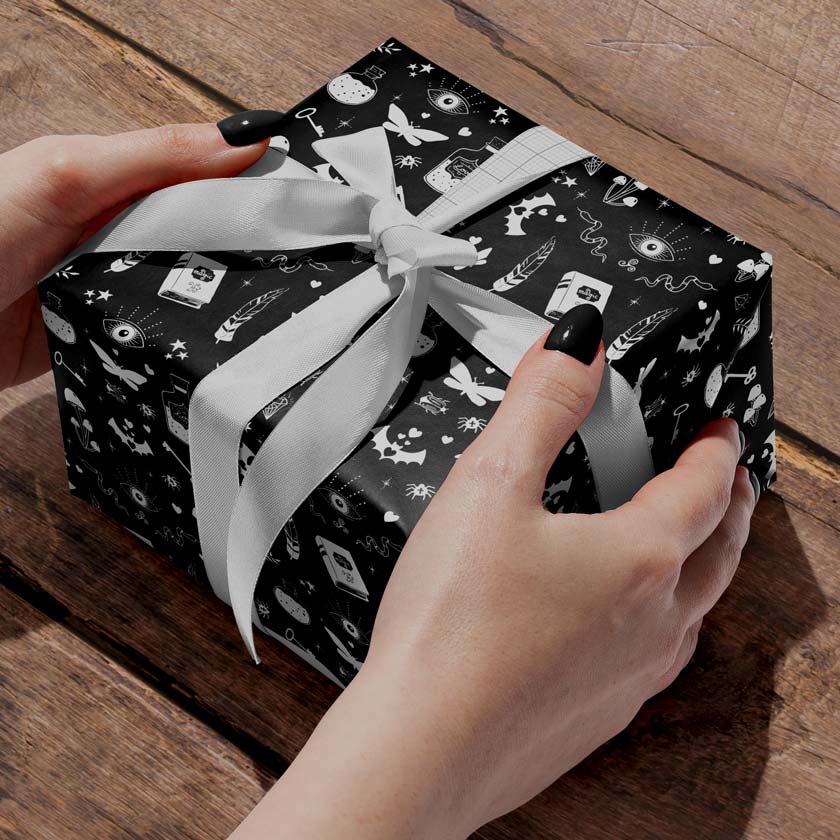 Witchy Geschenkpapier schwarz - Halloween - Witchy Wrapping paper black - magische Symbole - magic Symbols - Geschenkdeko