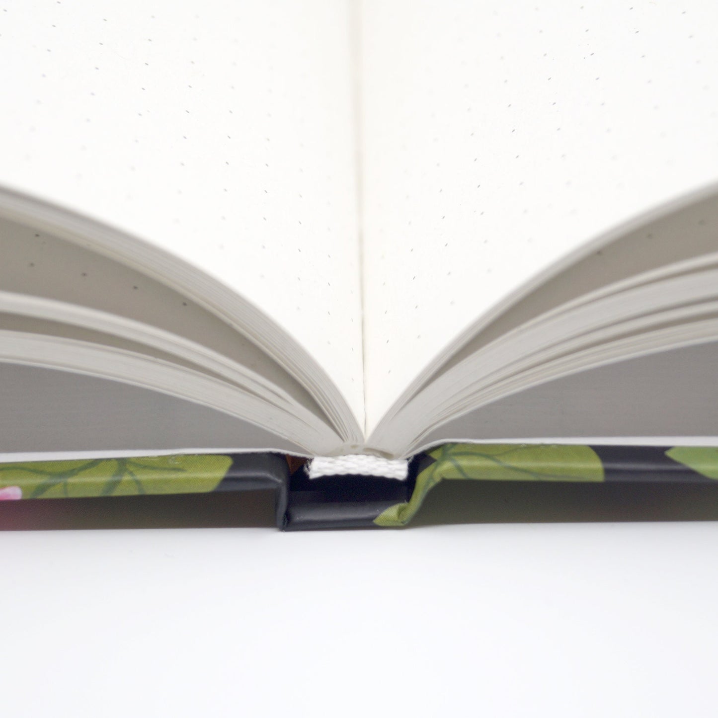 Notizbuch 'Seerosen' mit Punktraster und Lesebändchen - Bullet pattern Journal