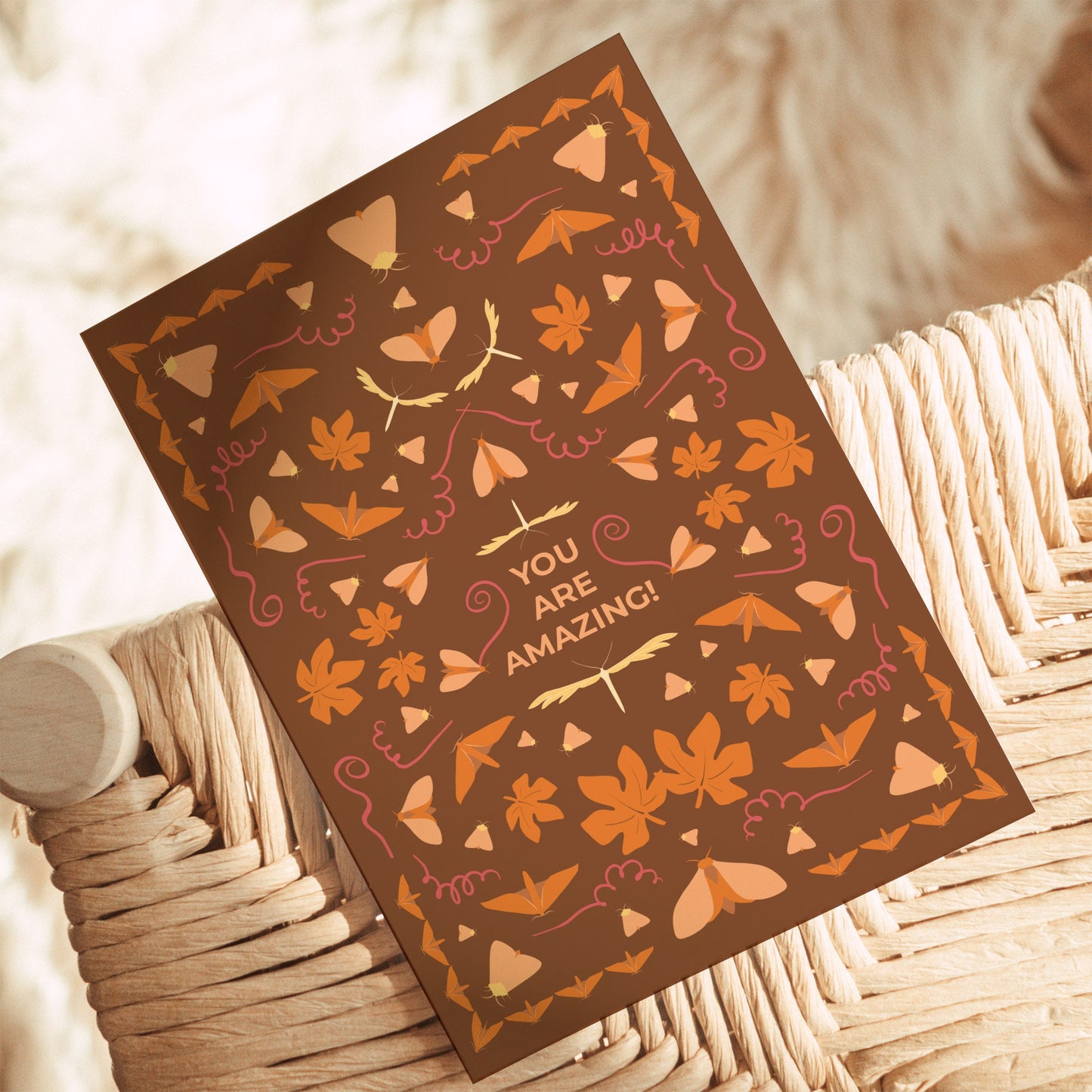 Herbstliche Postkarte mit Nachtfaltern und Herbstlaub 'You are amazing!'