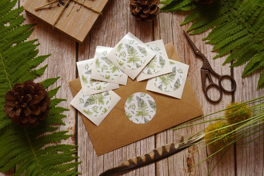 Sticker "Farne" | grün-weiß | Briefsiegel | rund 45mm | umweltfreundlich aus Papier