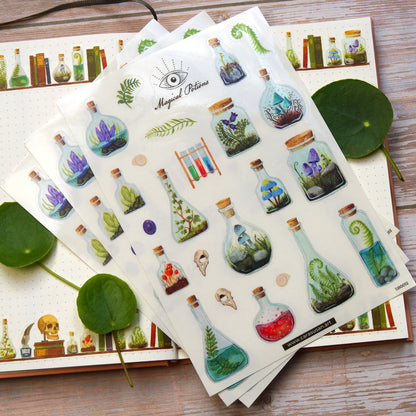 Witchy Sticker  - transparentes Aufkleber-Set mit magischen Tränken, geheimnisvollen Kristallen, Pilzen und Pflanzen aus dem Hexen-Atelier. Für Bulletjournaling, Planer-Deko, Scrapbooking und Geschenkverpackungen. Witchy Sticker Set - transparent stickers with magical Potions, crystals, mushrooms and herbs from the witches shelf. For bullet journaling, planner decoration and gift wrappings.