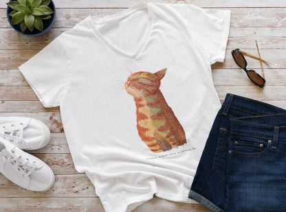 Happy Cat T-Shirt | Glückliche Katze mit Spruch zum Thema Loslassen | V-Ausschnitt | Damen - Carasusan
