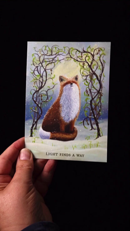 Fuchs Postkarte „Light Finds A Way“ Goldprägung