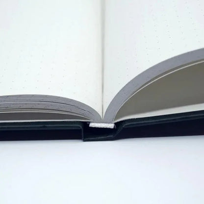 Gothic Journaling Set | 2 Notizbücher mit Punktraster | 114 passende Sticker - Carasusan