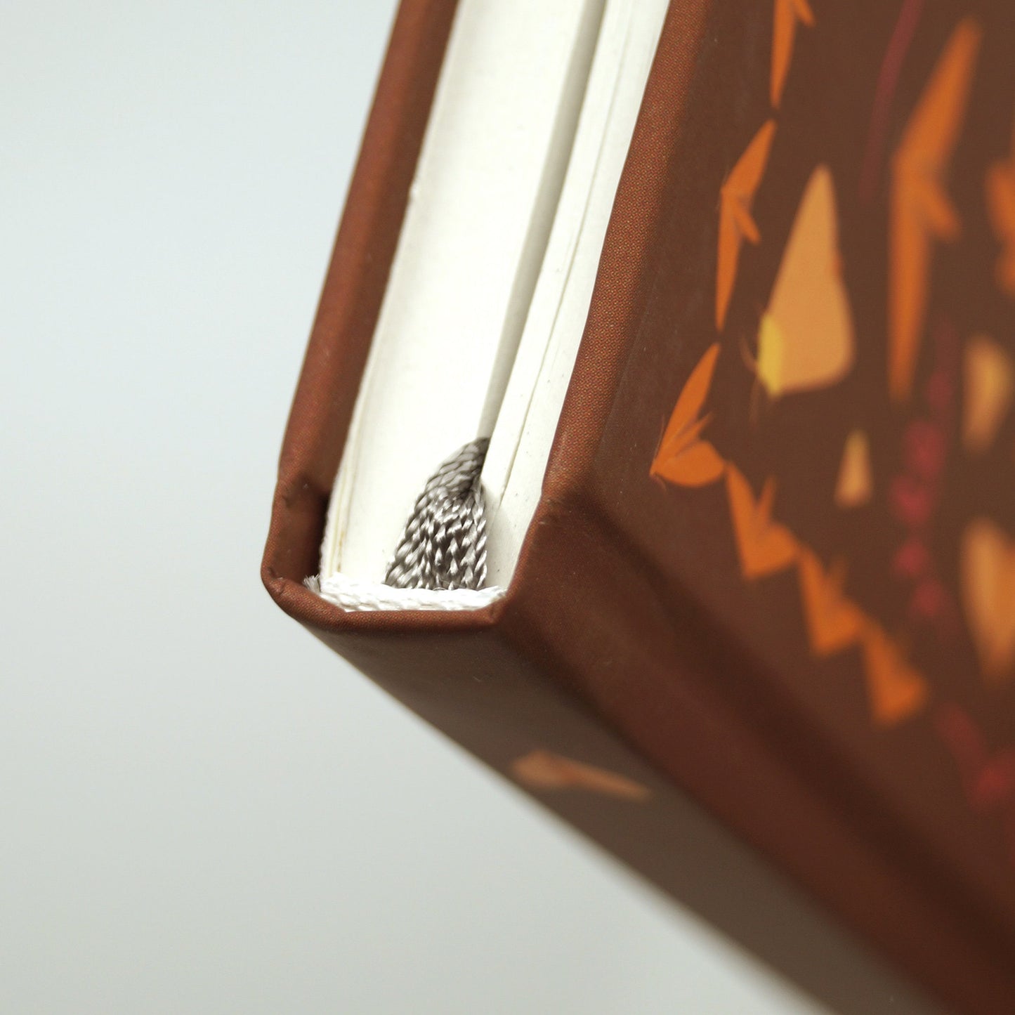 Herbstliches Notizbuch 'Nachtfalter' mit Punktraster und Lesebändchen - umweltfreundlich