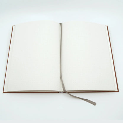 Herbstliches Notizbuch 'Nachtfalter' mit Punktraster und Lesebändchen - umweltfreundlich - Carasusan