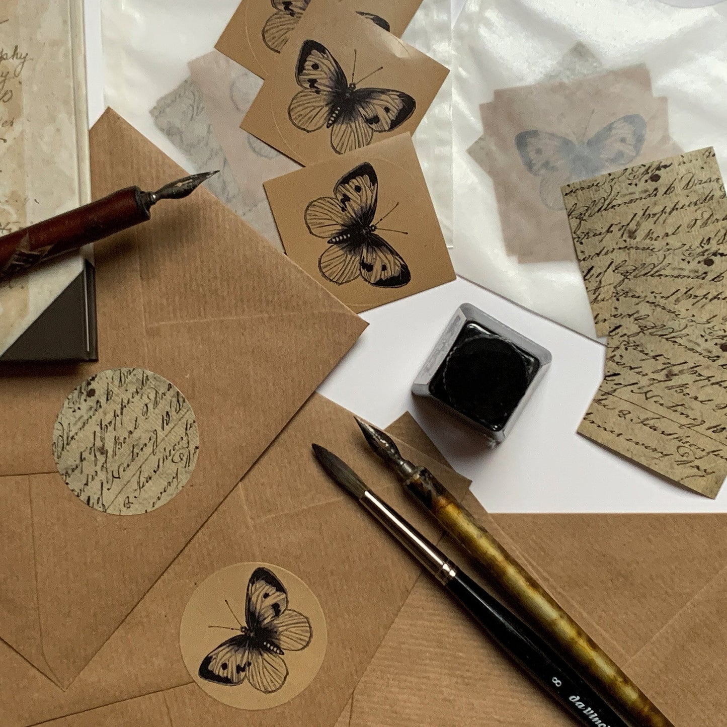 6 Stickers 'Butterfly + Vintage handwriting | Dark Academia letter seals | 50mm round 